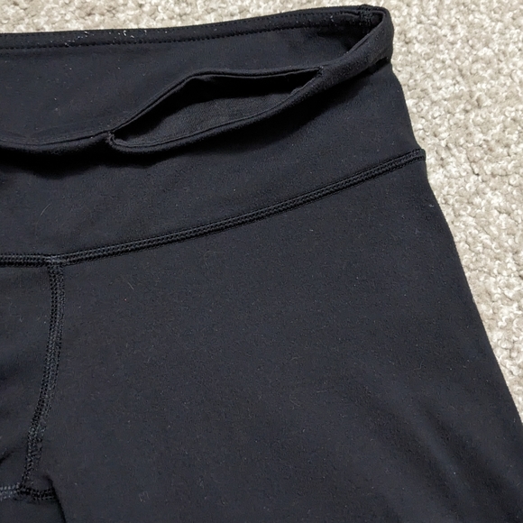 Lululemon Wunder Under mid-rise crops black luon sz 8 - Picture 4 of 10